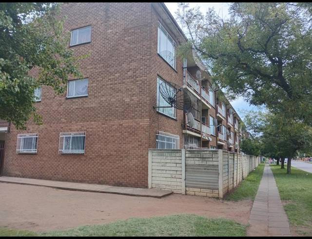 1 BEDROOM APARTMENT FOR SALE IN VEREENIGING CENTRAL